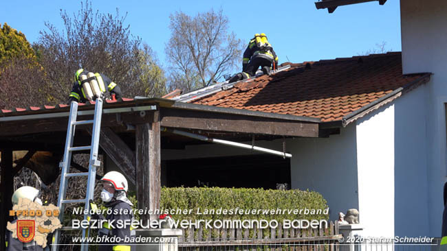 20200408 Brand einer Hecke und der angrenzenden Garage in Trumau  Foto: © Stefan Schneider