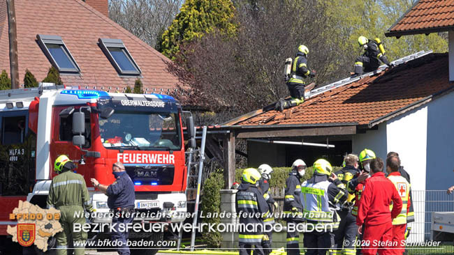 20200408 Brand einer Hecke und der angrenzenden Garage in Trumau  Foto: © Stefan Schneider