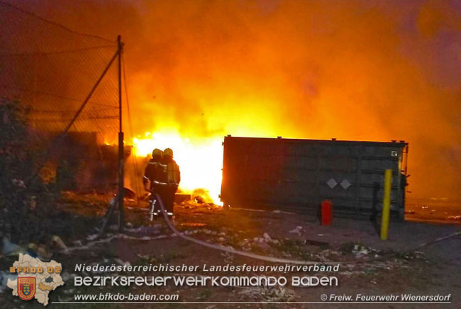 20200417 4-st�ndiger L�scheinsatz auf einem Wienersdorfer Firmengel�nde  Foto: � Freiwillige Feuerwehr Wienersdorf