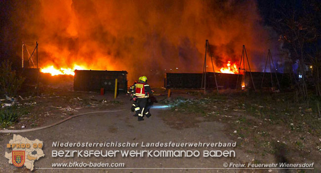 20200417 4-stündiger Löscheinsatz auf einem Wienersdorfer Firmengelände  Foto: © Freiwillige Feuerwehr Wienersdorf