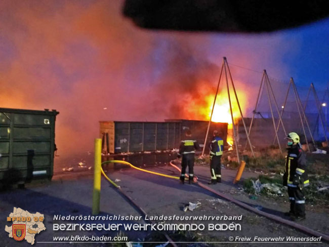 20200417 4-stndiger Lscheinsatz auf einem Wienersdorfer Firmengelnde  Foto:  Freiwillige Feuerwehr Wienersdorf