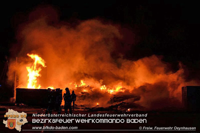 20200417 4-stndiger Lscheinsatz auf einem Wienersdorfer Firmengelnde  Foto:  Freiwillige Feuerwehr Oeynhausen