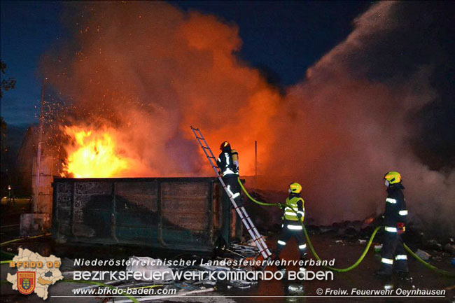 20200417 4-stndiger Lscheinsatz auf einem Wienersdorfer Firmengelnde  Foto:  Freiwillige Feuerwehr Oeynhausen