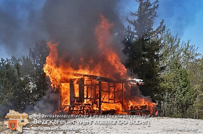 20200420 Brand einer Jagdhütte bei Furth a.d.Triesting Foto: © Erwin Geiger 20200420 Brand einer Jagdhütte bei Furth a.d.Triesting Foto: © Erwin Geiger