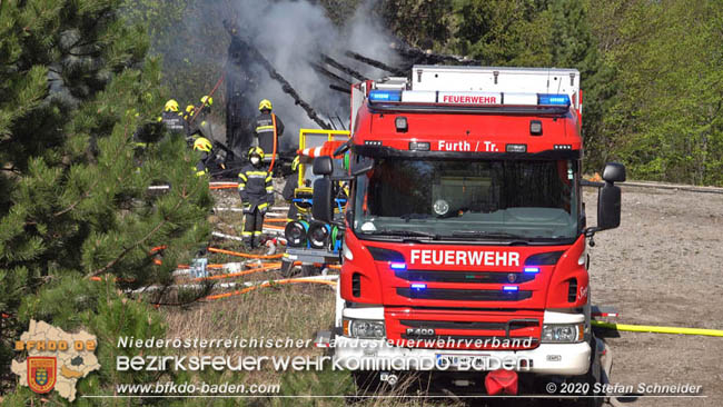 20200420 Brand einer Jagdhütte bei Furth a.d.Triesting Foto: © Stefan Schneider BFK Baden 20200420 Brand einer Jagdhütte bei Furth a.d.Triesting Foto: © Stefan Schneider BFK Baden
