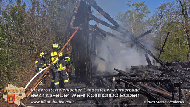 20200420 Brand einer Jagdhütte bei Furth a.d.Triesting Foto: © Stefan Schneider BFK Baden 20200420 Brand einer Jagdhütte bei Furth a.d.Triesting Foto: © Stefan Schneider BFK Baden