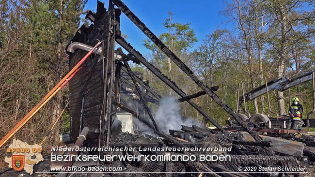 20200420 Brand einer Jagdhütte bei Furth a.d.Triesting Foto: © Stefan Schneider BFK Baden 20200420 Brand einer Jagdhütte bei Furth a.d.Triesting Foto: © Stefan Schneider BFK Baden