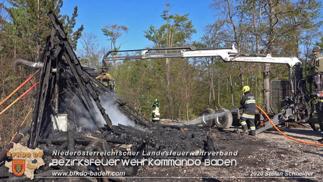 20200420 Brand einer Jagdhütte bei Furth a.d.Triesting Foto: © Stefan Schneider BFK Baden 20200420 Brand einer Jagdhütte bei Furth a.d.Triesting Foto: © Stefan Schneider BFK Baden