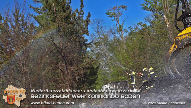 20200420 Brand einer Jagdhütte bei Furth a.d.Triesting Foto: © Stefan Schneider BFK Baden 20200420 Brand einer Jagdhütte bei Furth a.d.Triesting Foto: © Stefan Schneider BFK Baden