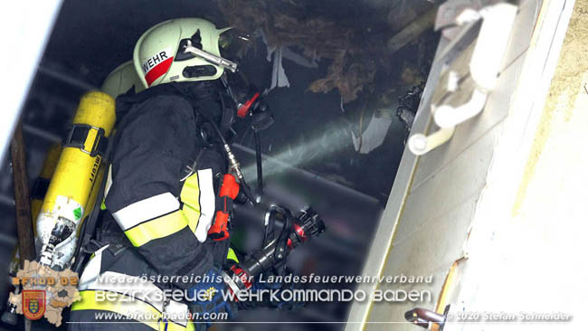 20200422 Brand in einem Nebengeude in Traiskirchen  Foto:  Stefan Schneider BFK