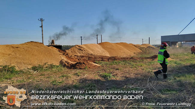 20200422 Brand von Getreideausputz in Pottendorf Foto: © Freiwillige Feuerwehr Landegg 20200422 Brand von Getreideausputz in Pottendorf Foto: © Freiwillige Feuerwehr Landegg