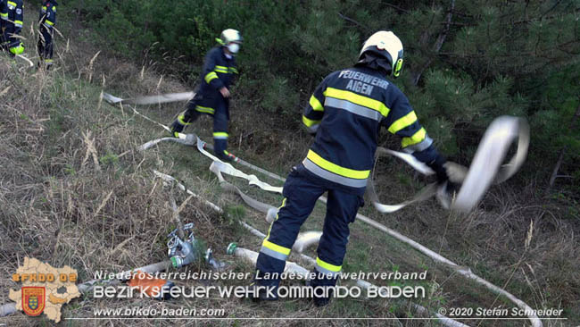 20200422 Waldbrand im Bereich Bezirksgrenze Wopfing (WN) und Alkersdorf (BN)  Foto:  Stefan Schneider BFK Baden