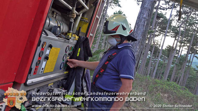 20200422 Waldbrand im Bereich Bezirksgrenze Wopfing (WN) und Alkersdorf (BN)  Foto:  Stefan Schneider BFK Baden