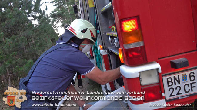 20200422 Waldbrand im Bereich Bezirksgrenze Wopfing (WN) und Alkersdorf (BN)  Foto:  Stefan Schneider BFK Baden