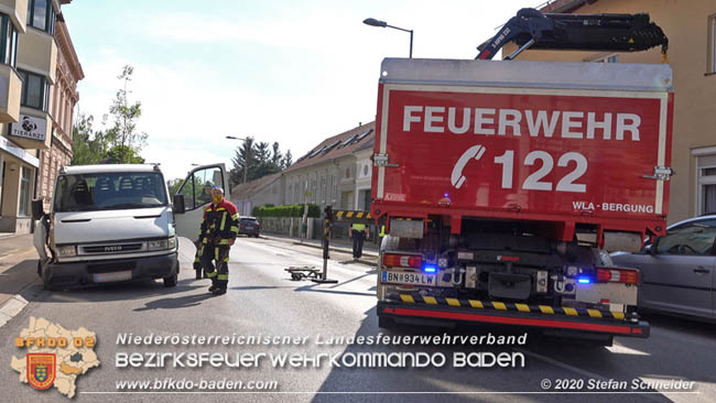 20200428 Verkehrsunfall in Baden Vöslauerstraße Foto: © Stefan Schneider BFK Baden 20200428 Verkehrsunfall in Baden Vöslauerstraße Foto: © Stefan Schneider BFK Baden