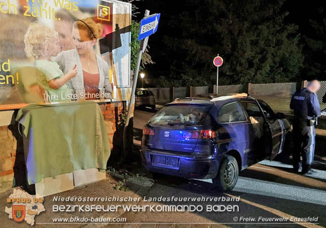 20200521 Verkehrsunfall mit Menschenrettung im Ortsgebiet von Enzesfeld-Lindabrunn Foto: © Freiwillige Feuerwehr Enzesfeld 20200521 Verkehrsunfall mit Menschenrettung im Ortsgebiet von Enzesfeld-Lindabrunn Foto: © Freiwillige Feuerwehr Enzesfeld