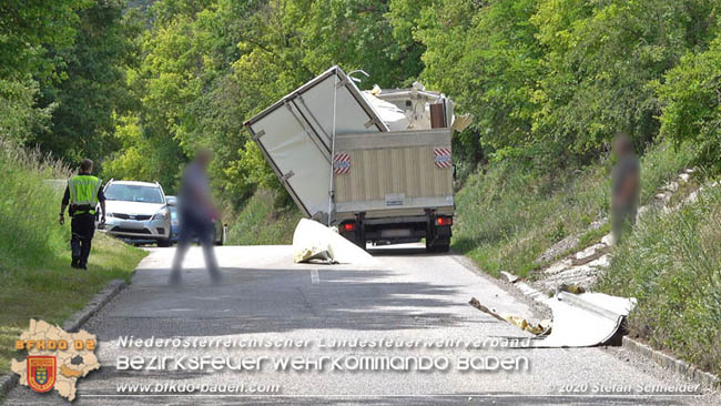20200604 Klein Lkw prallt gegen Wasserleitung-Unterführung in Pfaffstätten Foto: © Stefan Schneider BFK Baden 20200604 Klein Lkw prallt gegen Wasserleitung-Unterführung in Pfaffstätten Foto: © Stefan Schneider BFK Baden