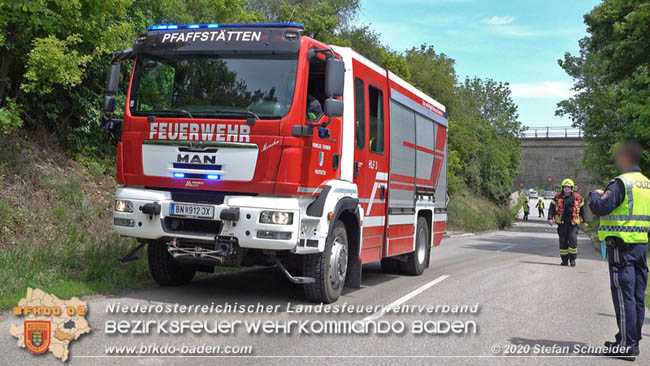 20200604 Klein Lkw prallt gegen Wasserleitung-Unterführung in Pfaffstätten Foto: © Stefan Schneider BFK Baden 20200604 Klein Lkw prallt gegen Wasserleitung-Unterführung in Pfaffstätten Foto: © Stefan Schneider BFK Baden