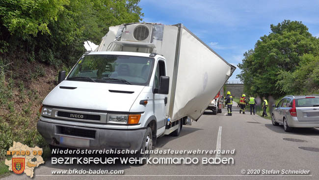 20200604 Klein Lkw prallt gegen Wasserleitung-Unterführung in Pfaffstätten Foto: © Stefan Schneider BFK Baden 20200604 Klein Lkw prallt gegen Wasserleitung-Unterführung in Pfaffstätten Foto: © Stefan Schneider BFK Baden