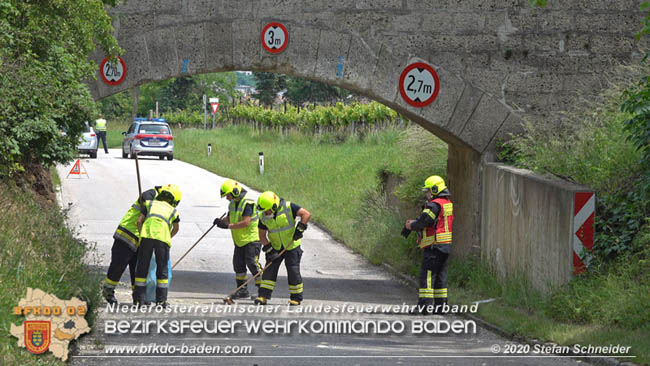 20200604 Klein Lkw prallt gegen Wasserleitung-Unterführung in Pfaffstätten Foto: © Stefan Schneider BFK Baden 20200604 Klein Lkw prallt gegen Wasserleitung-Unterführung in Pfaffstätten Foto: © Stefan Schneider BFK Baden