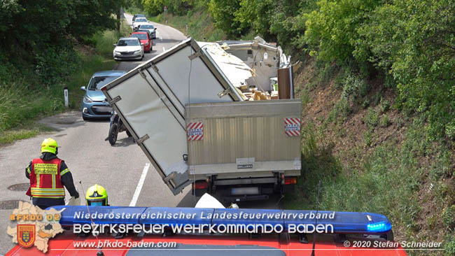 20200604 Klein Lkw prallt gegen Wasserleitung-Unterführung in Pfaffstätten Foto: © Stefan Schneider BFK Baden 20200604 Klein Lkw prallt gegen Wasserleitung-Unterführung in Pfaffstätten Foto: © Stefan Schneider BFK Baden