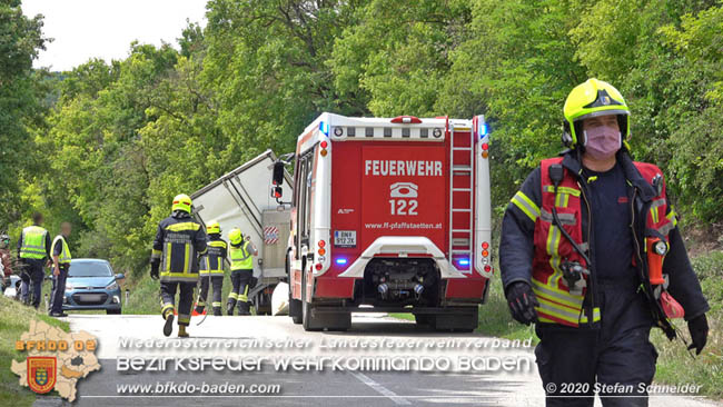 20200604 Klein Lkw prallt gegen Wasserleitung-Unterführung in Pfaffstätten Foto: © Stefan Schneider BFK Baden 20200604 Klein Lkw prallt gegen Wasserleitung-Unterführung in Pfaffstätten Foto: © Stefan Schneider BFK Baden