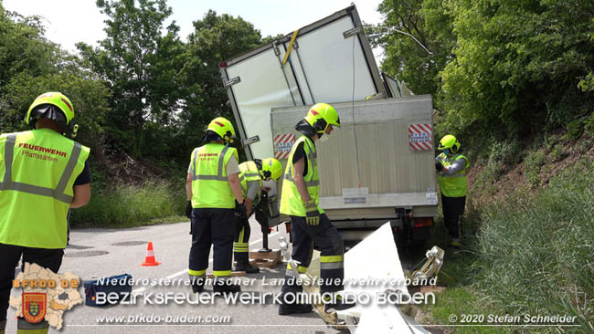 20200604 Klein Lkw prallt gegen Wasserleitung-Unterfhrung in Pfaffsttten  Foto:  Stefan Schneider BFK Baden