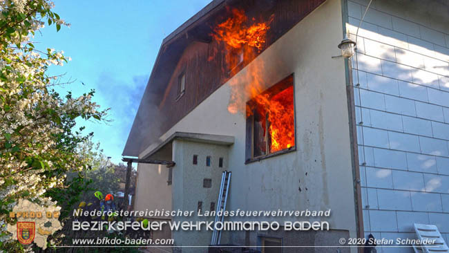 20200606 Brand in einem Tribuswinkler Einfamilienhaus Foto: © Stefan Schneider BFK Baden 20200606 Brand in einem Tribuswinkler Einfamilienhaus Foto: © Stefan Schneider BFK Baden