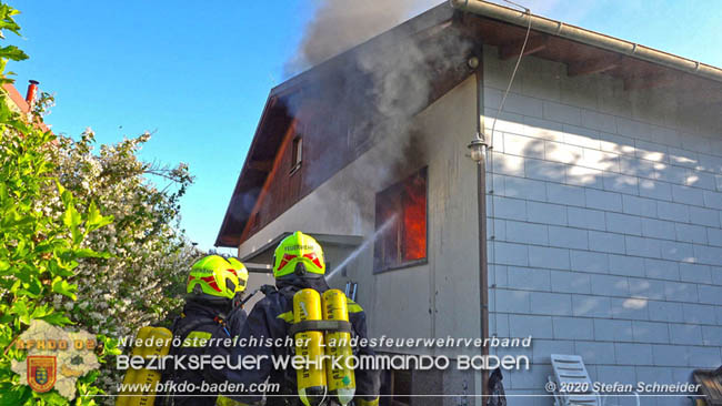 20200606 Brand in einem Tribuswinkler Einfamilienhaus Foto: © Stefan Schneider BFK Baden 20200606 Brand in einem Tribuswinkler Einfamilienhaus Foto: © Stefan Schneider BFK Baden