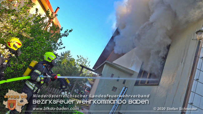 20200606 Brand in einem Tribuswinkler Einfamilienhaus Foto: © Stefan Schneider BFK Baden 20200606 Brand in einem Tribuswinkler Einfamilienhaus Foto: © Stefan Schneider BFK Baden