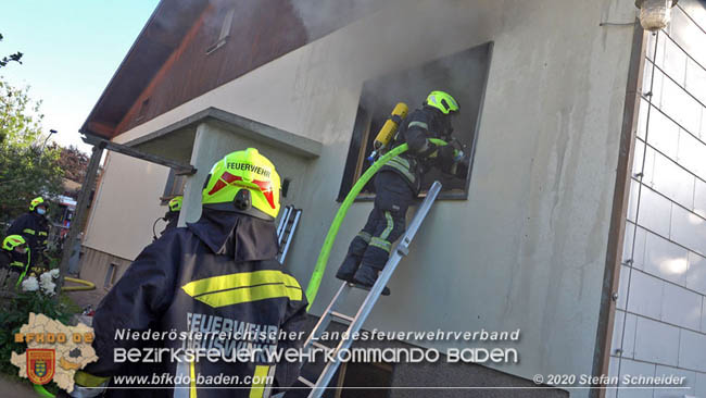 20200606 Brand in einem Tribuswinkler Einfamilienhaus Foto: © Stefan Schneider BFK Baden 20200606 Brand in einem Tribuswinkler Einfamilienhaus Foto: © Stefan Schneider BFK Baden