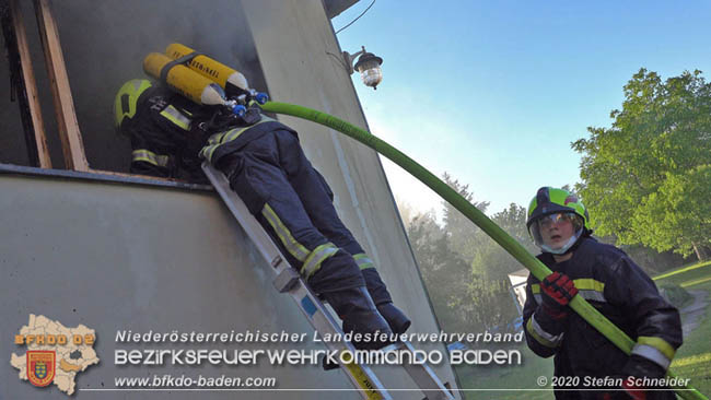 20200606 Brand in einem Tribuswinkler Einfamilienhaus Foto: © Stefan Schneider BFK Baden 20200606 Brand in einem Tribuswinkler Einfamilienhaus Foto: © Stefan Schneider BFK Baden