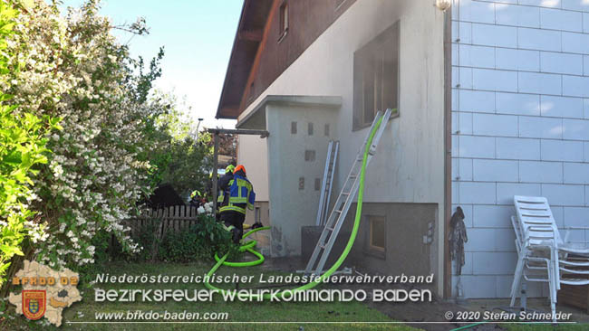 20200606 Brand in einem Tribuswinkler Einfamilienhaus Foto: © Stefan Schneider BFK Baden 20200606 Brand in einem Tribuswinkler Einfamilienhaus Foto: © Stefan Schneider BFK Baden