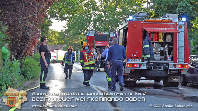 20200606 Brand in einem Tribuswinkler Einfamilienhaus Foto: © Stefan Schneider BFK Baden 20200606 Brand in einem Tribuswinkler Einfamilienhaus Foto: © Stefan Schneider BFK Baden