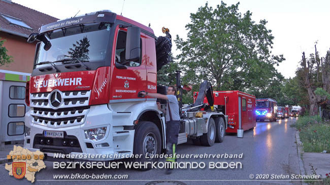 20200606 Brand in einem Tribuswinkler Einfamilienhaus Foto: © Stefan Schneider BFK Baden 20200606 Brand in einem Tribuswinkler Einfamilienhaus Foto: © Stefan Schneider BFK Baden
