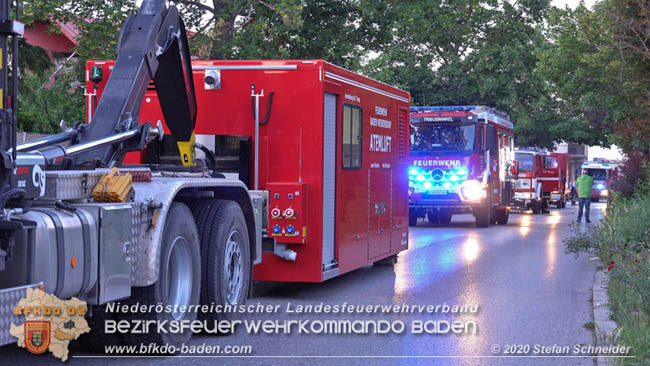 20200606 Brand in einem Tribuswinkler Einfamilienhaus Foto: © Stefan Schneider BFK Baden 20200606 Brand in einem Tribuswinkler Einfamilienhaus Foto: © Stefan Schneider BFK Baden