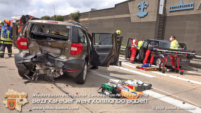 20200611 Verkehrsunfall mit 8 Verletzten auf der A2 bei Kottingbrunn RFB Sd   Foto:  Stefan Schneider BFK Baden