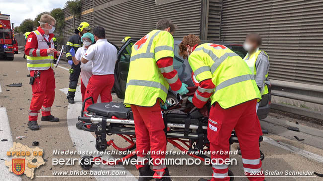 20200611 Verkehrsunfall mit 8 Verletzten auf der A2 bei Kottingbrunn RFB Süd Foto: © Stefan Schneider BFK Baden 20200611 Verkehrsunfall mit 8 Verletzten auf der A2 bei Kottingbrunn RFB Süd Foto: © Stefan Schneider BFK Baden