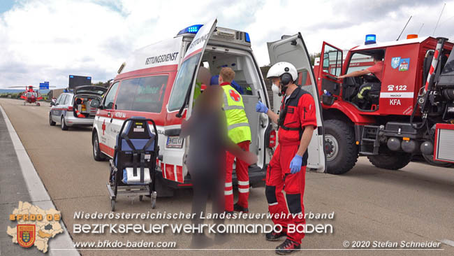 20200611 Verkehrsunfall mit 8 Verletzten auf der A2 bei Kottingbrunn RFB Sd   Foto:  Stefan Schneider BFK Baden