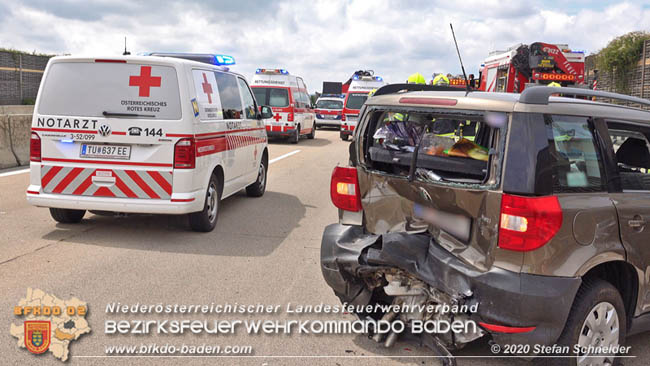 20200611 Verkehrsunfall mit 8 Verletzten auf der A2 bei Kottingbrunn RFB Sd   Foto:  Stefan Schneider BFK Baden