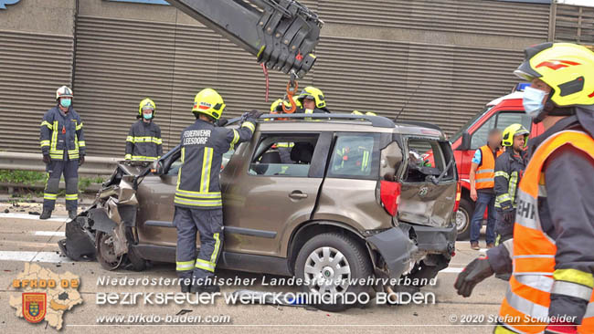 20200611 Verkehrsunfall mit 8 Verletzten auf der A2 bei Kottingbrunn RFB Sd   Foto:  Stefan Schneider BFK Baden