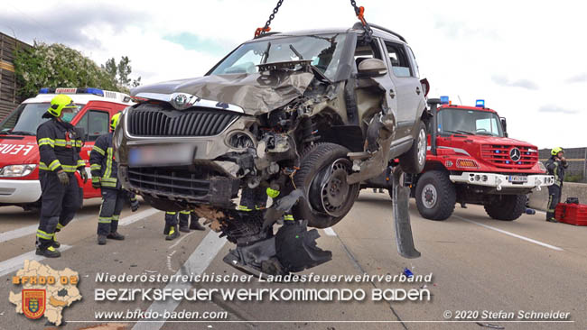 20200611 Verkehrsunfall mit 8 Verletzten auf der A2 bei Kottingbrunn RFB Sd   Foto:  Stefan Schneider BFK Baden