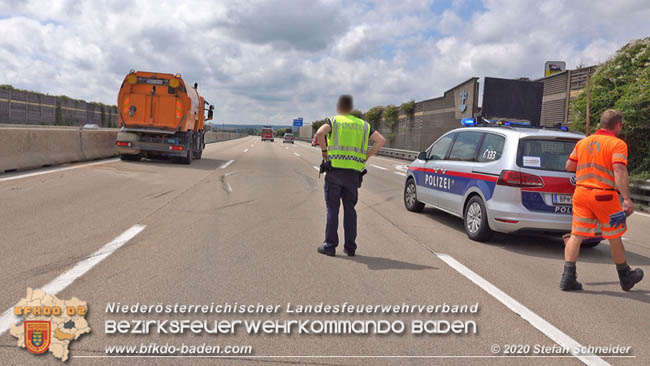20200611 Verkehrsunfall mit 8 Verletzten auf der A2 bei Kottingbrunn RFB Süd Foto: © Stefan Schneider BFK Baden 20200611 Verkehrsunfall mit 8 Verletzten auf der A2 bei Kottingbrunn RFB Süd Foto: © Stefan Schneider BFK Baden