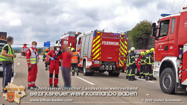 20200611 Verkehrsunfall mit 8 Verletzten auf der A2 bei Kottingbrunn RFB Sd   Foto:  Stefan Schneider BFK Baden