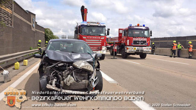 20200611 Verkehrsunfall mit 8 Verletzten auf der A2 bei Kottingbrunn RFB Sd   Foto:  Stefan Schneider BFK Baden