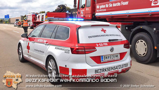20200611 Verkehrsunfall mit 8 Verletzten auf der A2 bei Kottingbrunn RFB Süd Foto: © Stefan Schneider BFK Baden 20200611 Verkehrsunfall mit 8 Verletzten auf der A2 bei Kottingbrunn RFB Süd Foto: © Stefan Schneider BFK Baden
