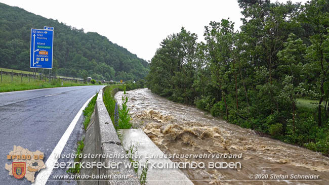 20200621 Hochwasserfhrende Schwechat und starke Regenflle Raum Klausen-Leopoldsdorf  Fotos:  Stefan Schneider