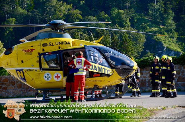20200627 Eine schwerverletzte Person nach Explosion einer Sauerstoffflasche in Stv.Veit/Triesting Foto: © Thomas Lenger Monatsrevue.at 20200627 Eine schwerverletzte Person nach Explosion einer Sauerstoffflasche in Stv.Veit/Triesting Foto: © Thomas Lenger Monatsrevue.at