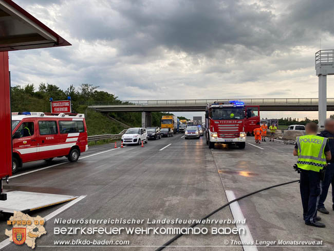 20200629 Verunfallter Lkw sorgte fr Verkehrschaos auf der A2 bei Baden   Fotos:  Thomas Lenger Monatsrevue.at