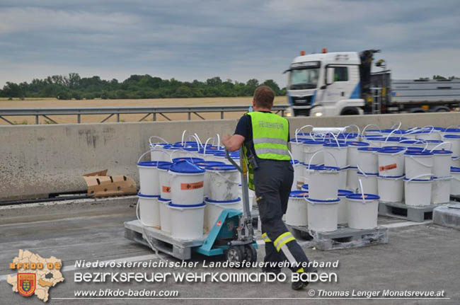 20200629 Verunfallter Lkw sorgte für Verkehrschaos auf der A2 bei Baden Fotos: © Thomas Lenger Monatsrevue.at 20200629 Verunfallter Lkw sorgte für Verkehrschaos auf der A2 bei Baden Fotos: © Thomas Lenger Monatsrevue.at